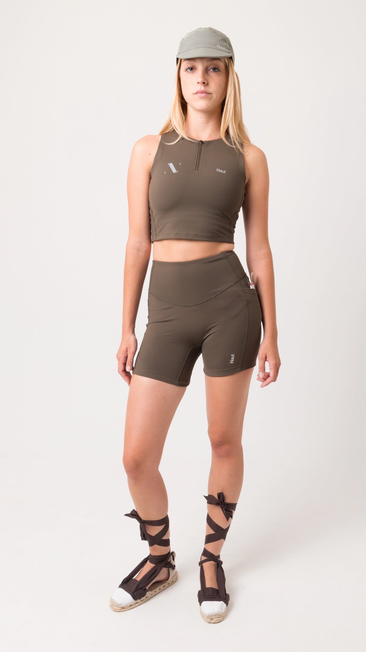 Burnt Olive 01 | model
